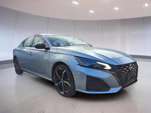 2023 Nissan Altima SR FWD