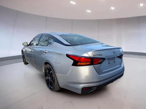 2023 Nissan Altima SR FWD