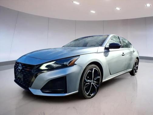 2023 Nissan Altima SR FWD