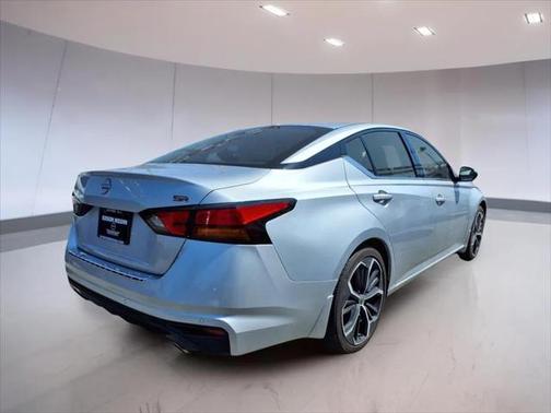 2023 Nissan Altima SR FWD