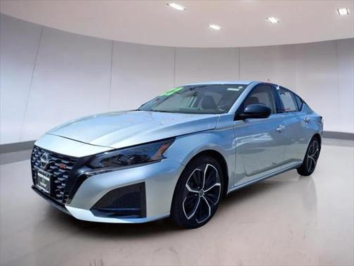 2023 Nissan Altima SR FWD