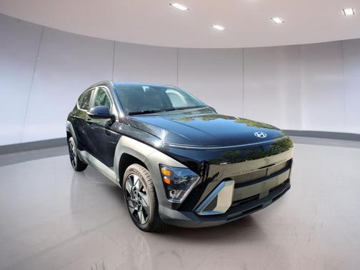 Abyss Black Pearl 2025 Hyundai KONA SEL