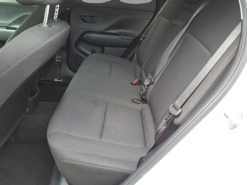 Atlas White 2024 Hyundai KONA SEL