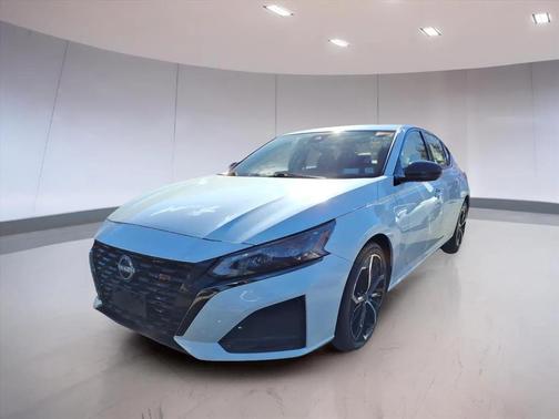 2023 Nissan Altima SR FWD