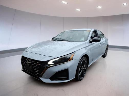 2023 Nissan Altima SR FWD