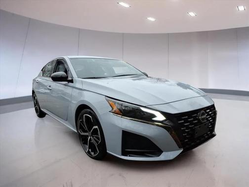 2023 Nissan Altima SR FWD