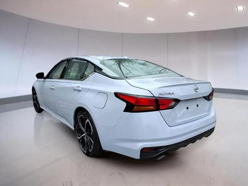 2023 Nissan Altima SR FWD