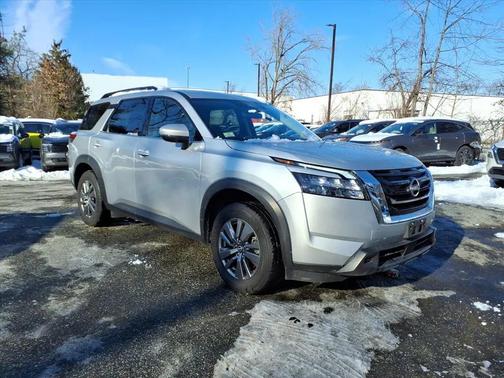 2025 Nissan Pathfinder SV 4WD