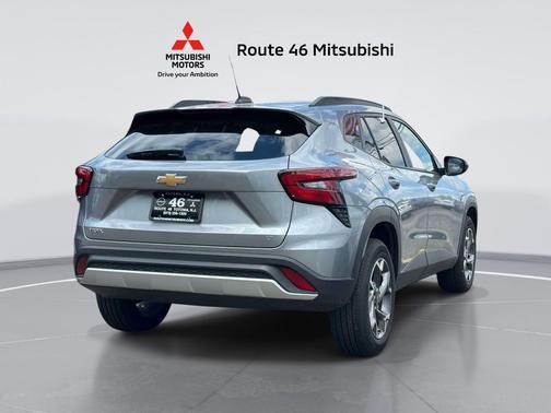 Sterling Gray Metallic 2025 Chevrolet Trax LT