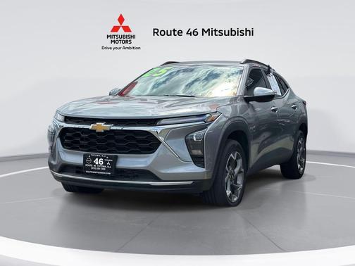 Sterling Gray Metallic 2025 Chevrolet Trax LT