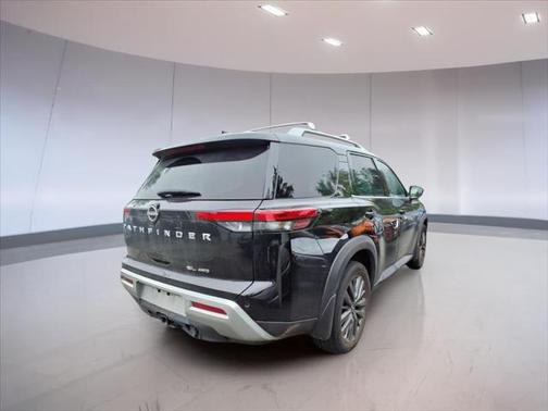 2022 Nissan Pathfinder SL 4WD
