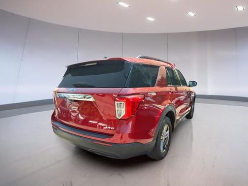 Rapid Red Metallic Tinted Clearcoat 2023 Ford Explorer XLT