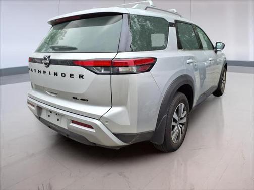 2022 Nissan Pathfinder SL 4WD