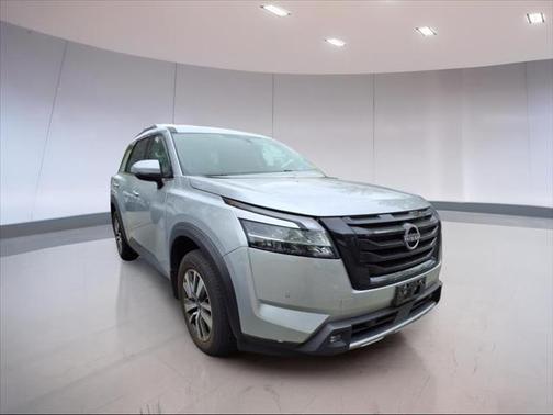 2022 Nissan Pathfinder SL 4WD