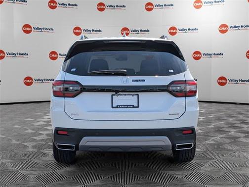 2025 Honda Pilot Touring 8-Passenger