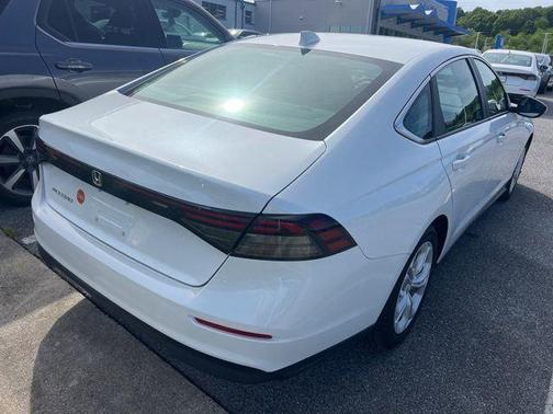 Platinum White Pearl 2025 Honda Accord LX 1.5T