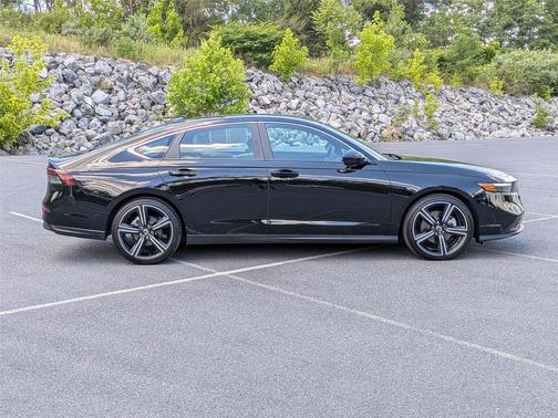 Crystal Black Pearl 2025 Honda Accord Hybrid Sport
