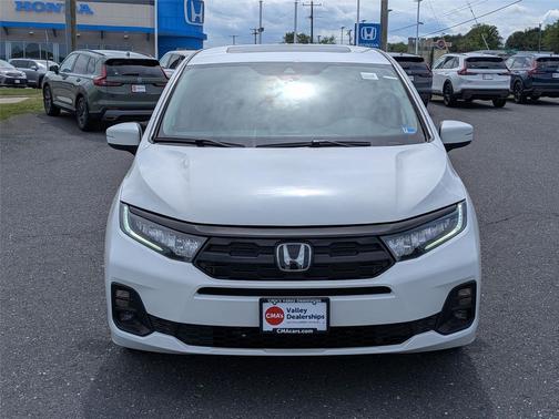 Platinum White Pearl 2026 Honda Odyssey Touring