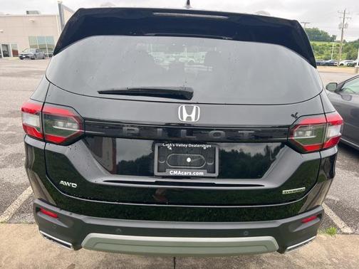 2025 Honda Pilot Touring 8-Passenger