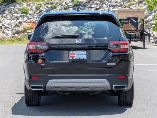 2025 Honda Pilot Touring 8-Passenger