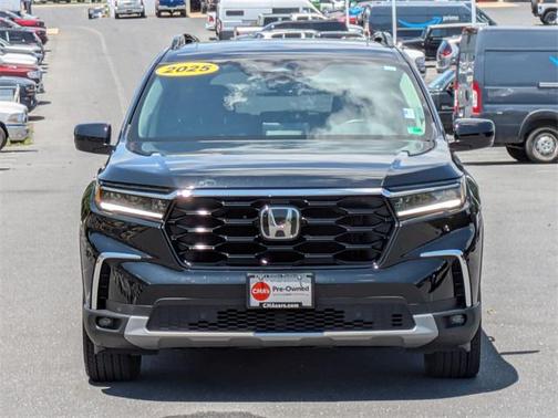 2025 Honda Pilot Touring 8-Passenger