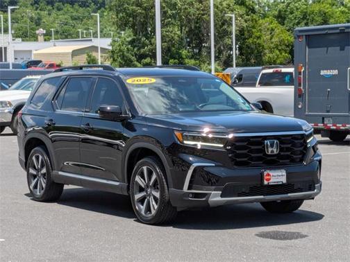 2025 Honda Pilot Touring 8-Passenger