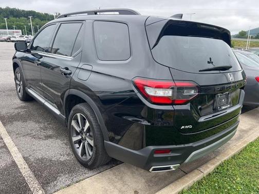 2025 Honda Pilot Touring 8-Passenger