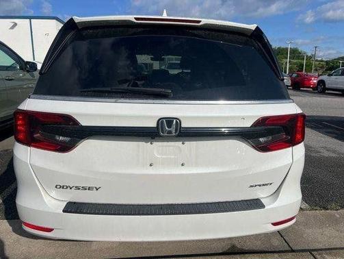 Platinum White Pearl 2024 Honda Odyssey Sport
