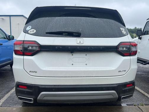 Platinum White Pearl 2024 Honda Pilot Elite