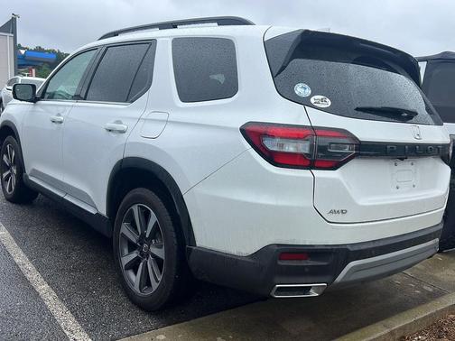 Platinum White Pearl 2024 Honda Pilot Elite