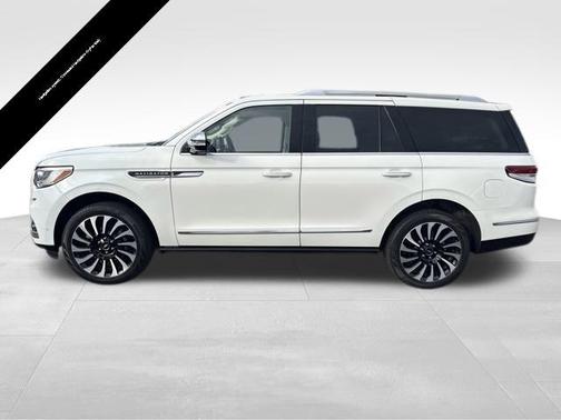 2022 Lincoln Navigator Black Label