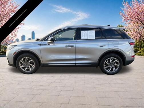 SILVER RADIANCE MET CC 2024 Lincoln Corsair PREMIERE