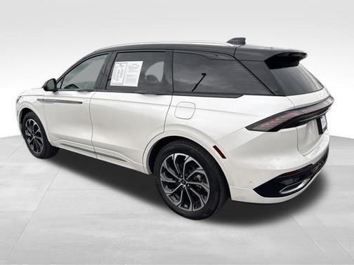 2024 Lincoln Nautilus Reserve