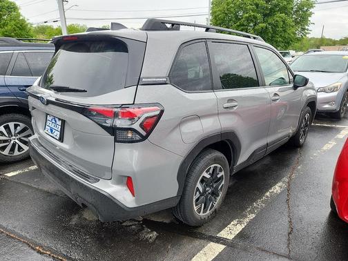 Pearl 2025 Subaru Forester Premium