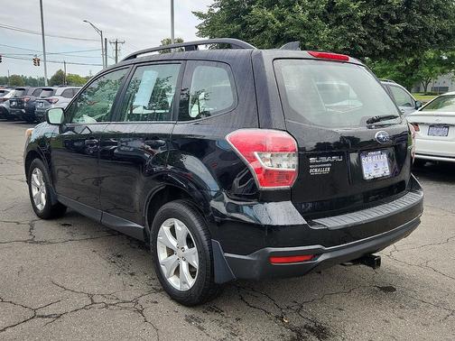 Crystal Black Silica 2016 Subaru Forester 2.5i
