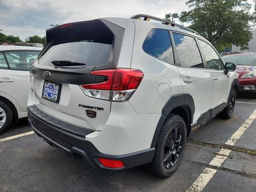 Crystal White Pearl 2022 Subaru Forester Wilderness