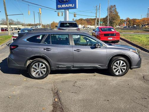 2022 Subaru Outback Base