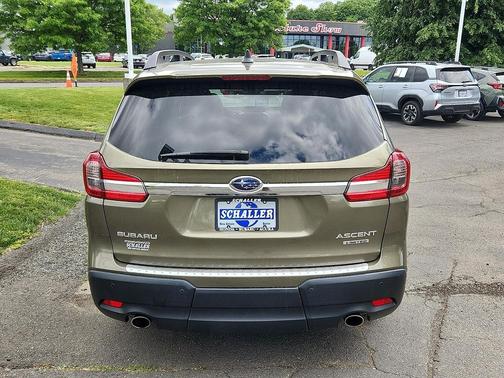 Green Metallic 2022 Subaru Ascent Limited 8-Passenger