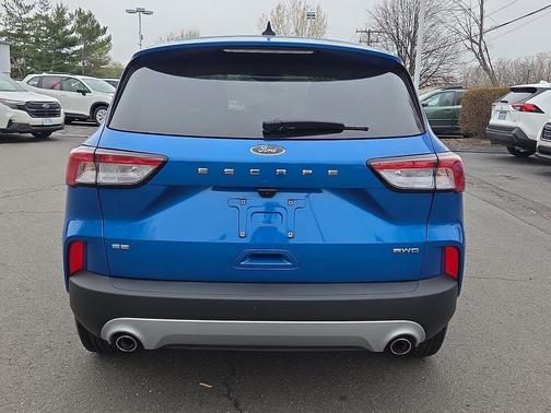 Velocity Blue Metallic 2021 Ford Escape SE