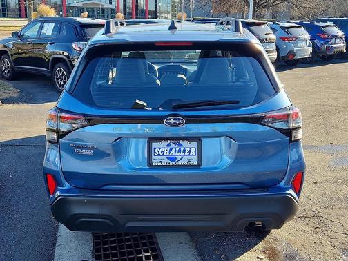 2025 Subaru Forester Base