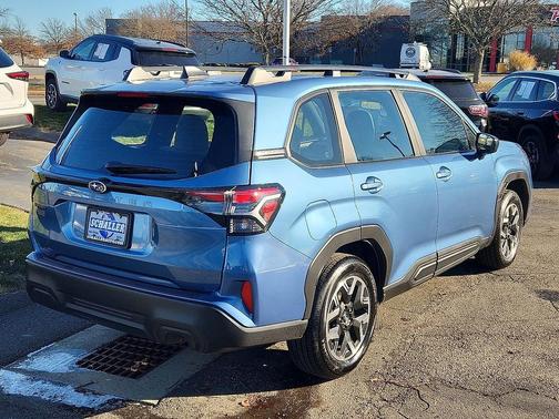 2025 Subaru Forester Base