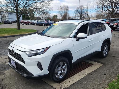 Ice Cap 2025 Toyota RAV4 XLE