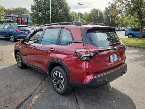 2025 Subaru Forester Base