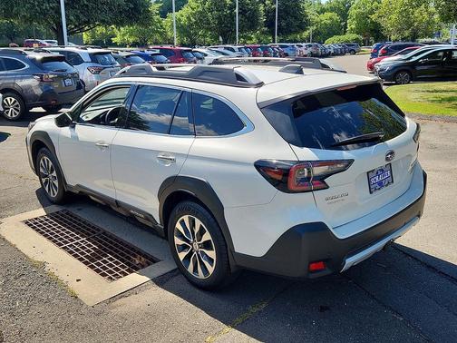 Crystal White Pearl 2023 Subaru Outback Touring