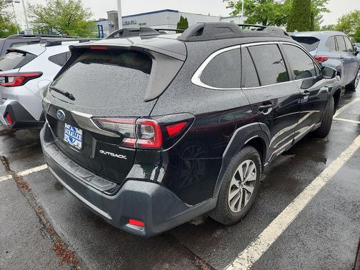 Crystal Black Silica 2024 Subaru Outback Premium
