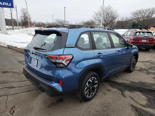 2025 Subaru Forester Base