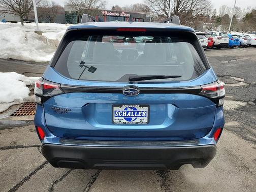 2025 Subaru Forester Base