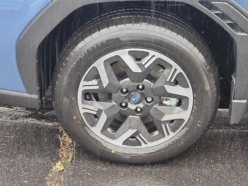 2025 Subaru Forester Base