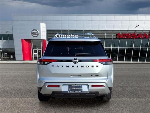 2023 Nissan Pathfinder SL