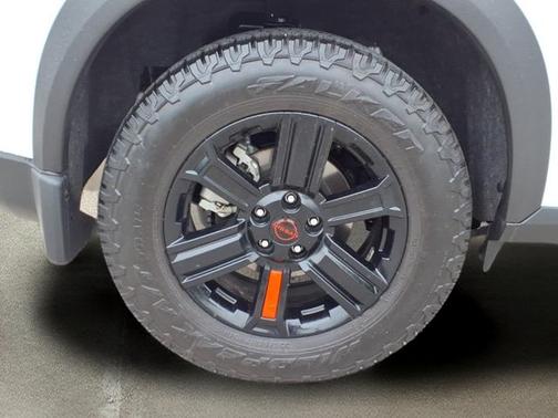 Everest White P 2025 Nissan Rogue Rock Creek